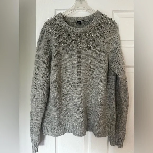Simons Icône Beaded Sweater Size XL – Worn Once – Retail $100 – Selling for $30 - Picture 1 of 5